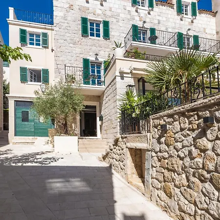 Casa Columba - Adults Only 4 Star Boutique Hotel With Outdoor Pool & Private Garden Μακάρσκα