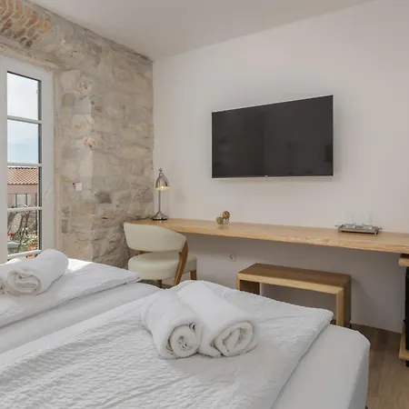 Casa Columba - Adults Only 4 Star Boutique With Outdoor Pool & Private Garden Affittacamere