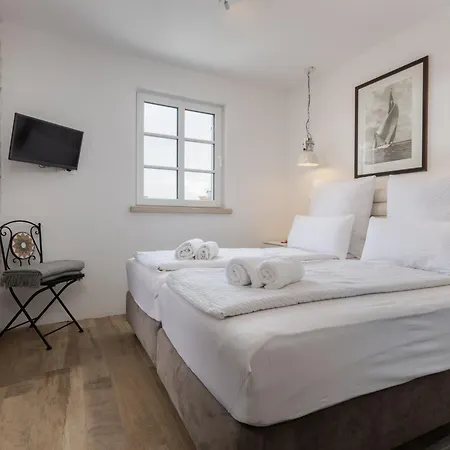 Casa Columba - Adults Only 4 Star Boutique Hotel With Outdoor Pool & Private Garden 4*