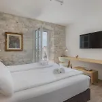 Maison d'hôtes Casa Columba - Adults Only 4 Star Boutique With Outdoor Pool & Private Garden 4*