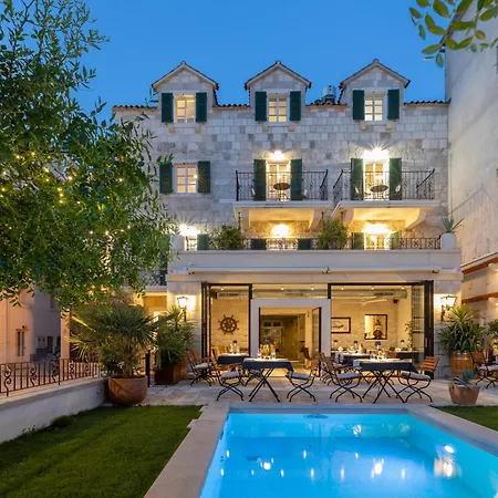 New - Casa Columba - 4 Star Design Boutique With Outdoor Pool & Private Garden (adults Only) بيت ضيافة ماكارسكا