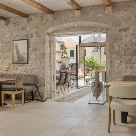 New - Casa Columba - 4 Star Design Boutique With Outdoor Pool & Private Garden (adults Only) بيت ضيافة ماكارسكا