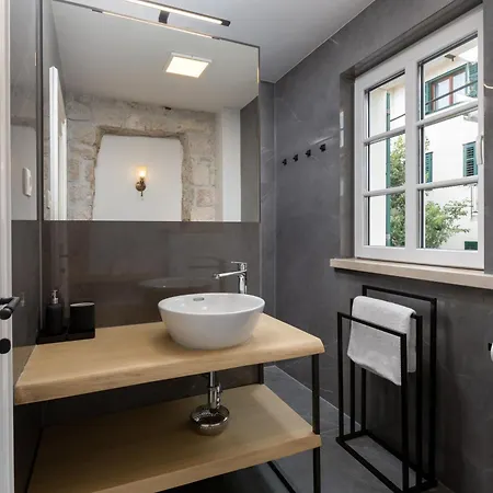 New - Casa Columba - 4 Star Design Boutique With Outdoor Pool & Private Garden (adults Only) بيت ضيافة ماكارسكا