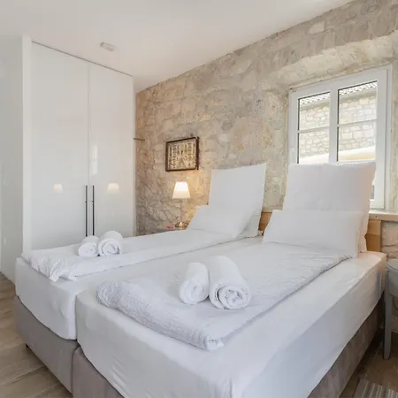 Pensionat Casa Columba - 4 Star Design Boutique With Outdoor Pool & Private Garden (adults Only) Makarska