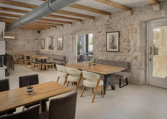 게스트하우스 Casa Columba - Adults Only 4 Star Boutique With Outdoor Pool & Private Garden 4*