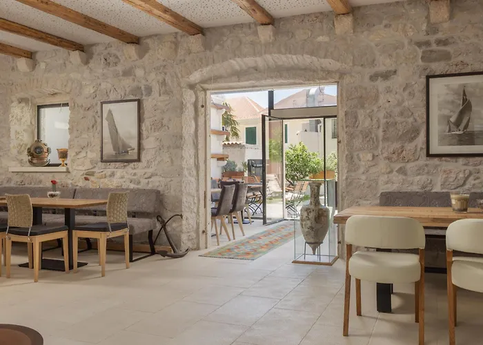 Casa Columba - Adults Only 4 Star Boutique With Outdoor Pool & Private Garden 게스트하우스 마카르스카