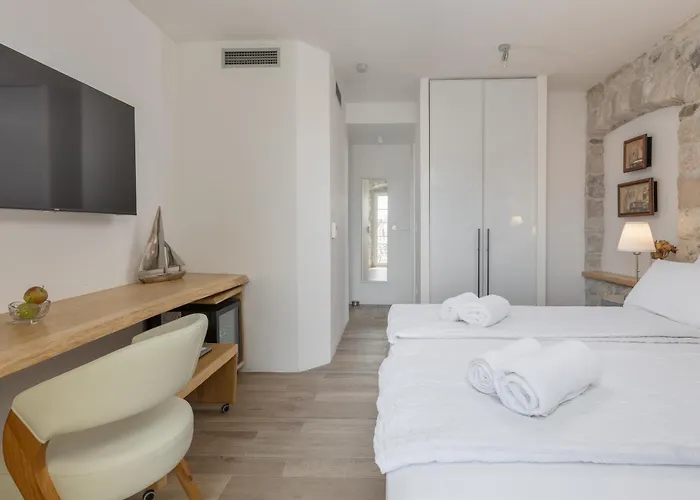 Casa Columba - Adults Only 4 Star Boutique With Outdoor Pool & Private Garden 게스트하우스 마카르스카