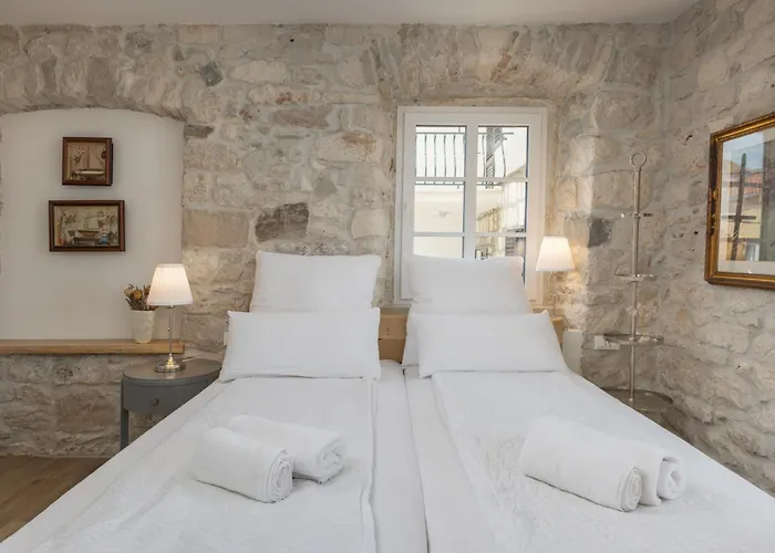 Casa Columba - Adults Only 4 Star Boutique With Outdoor Pool & Private Garden 4* 마카르스카