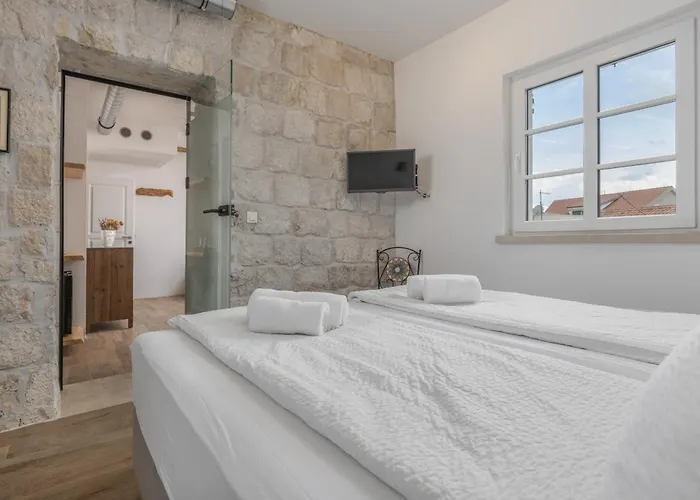 Casa Columba - Adults Only 4 Star Boutique With Outdoor Pool & Private Garden 4* 마카르스카