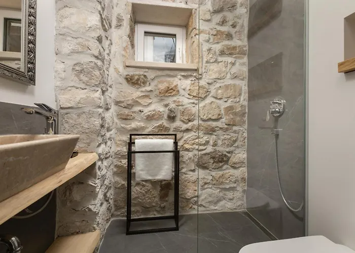 Casa Columba - Adults Only 4 Star Boutique With Outdoor Pool & Private Garden 마카르스카