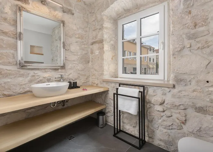 Casa Columba - Adults Only 4 Star Boutique With Outdoor Pool & Private Garden 마카르스카