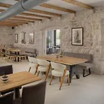 Gostinjska kuća Casa Columba - Adults Only 4 Star Boutique With Outdoor Pool & Private Garden 4*