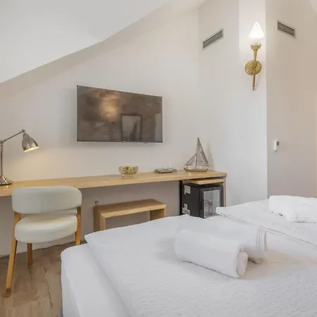 Casa Columba - Adults Only 4 Star Boutique With Outdoor Pool & Private Garden ゲストハウス マカルスカ