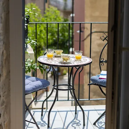 ゲストハウス Casa Columba - Adults Only 4 Star Boutique With Outdoor Pool & Private Garden 4*