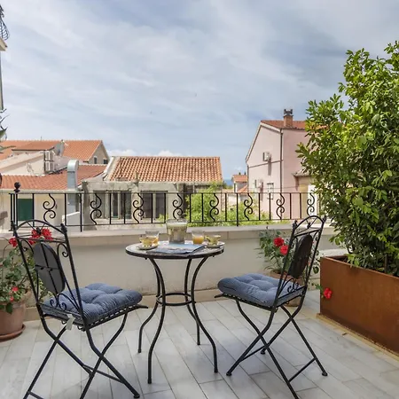 Casa Columba - Adults Only 4 Star Boutique With Outdoor Pool & Private Garden Гостьовий будинок 4*