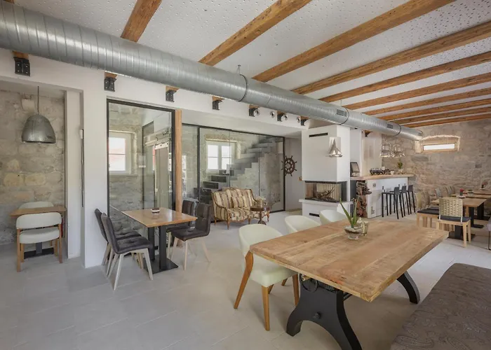 Casa Columba - Adults Only 4 Star Boutique With Outdoor Pool & Private Garden Гостьовий будинок 4*