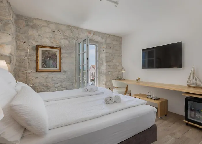 Гостьовий будинок Casa Columba - Adults Only 4 Star Boutique With Outdoor Pool & Private Garden 4*