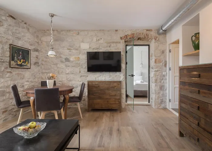 Casa Columba - Adults Only 4 Star Boutique With Outdoor Pool & Private Garden Гостьовий будинок Макарська