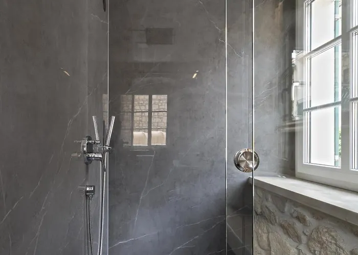 Casa Columba - Adults Only 4 Star Boutique With Outdoor Pool & Private Garden Гостьовий будинок Макарська